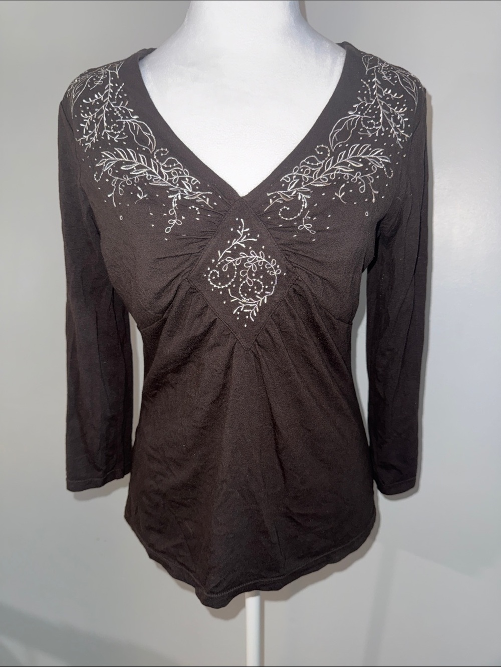Ann Taylor Embroidered V-Neck Women’s Top - Brown Sz Medium
